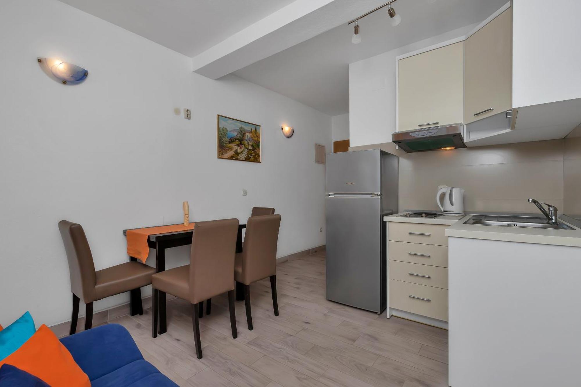 Apartments Ferdo Zivogosce Bilik gambar